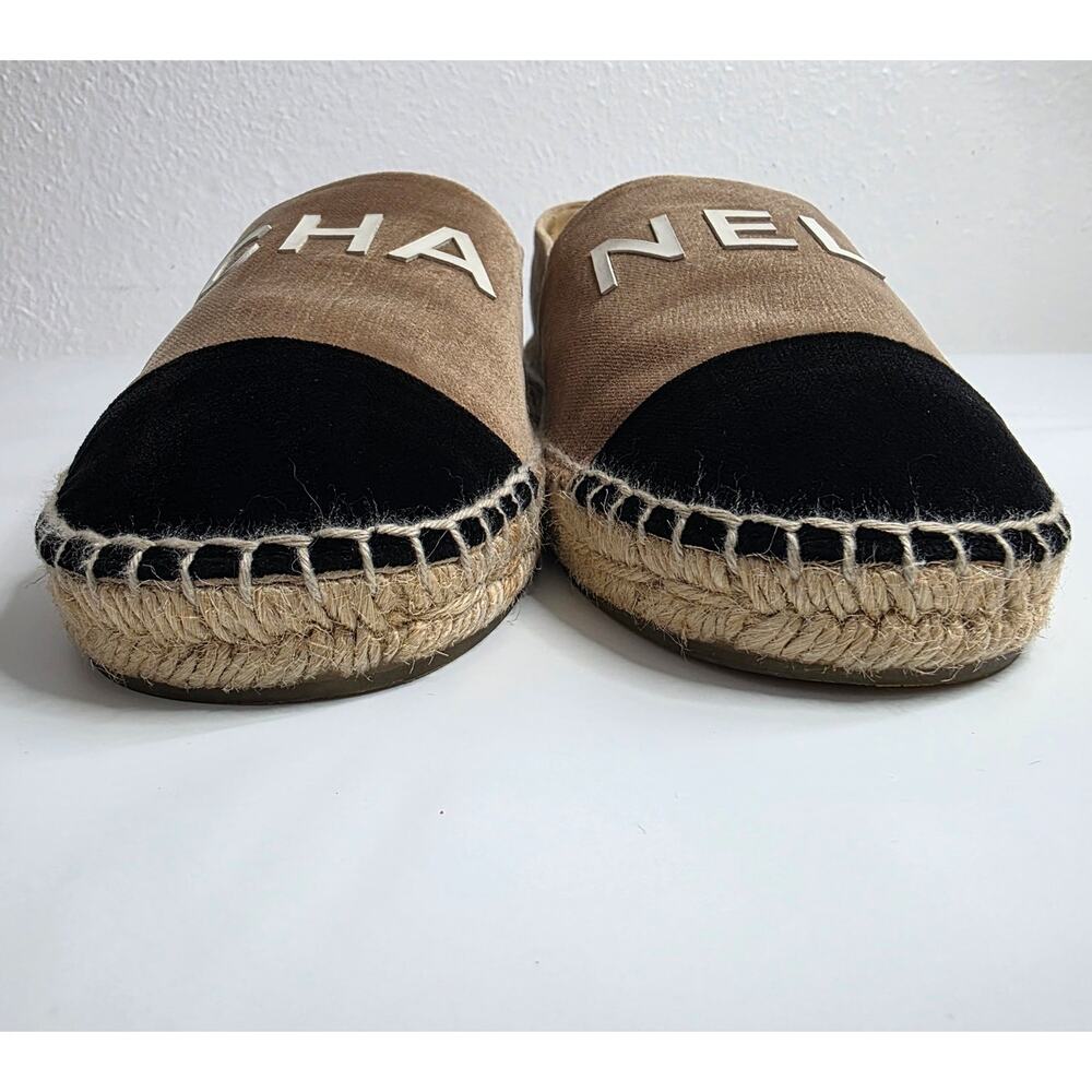 Authentic CHANEL Velvet Logo Espadrilles Beige Taupe Black Cap Toe Flats EU 38 - Picture 10 of 11